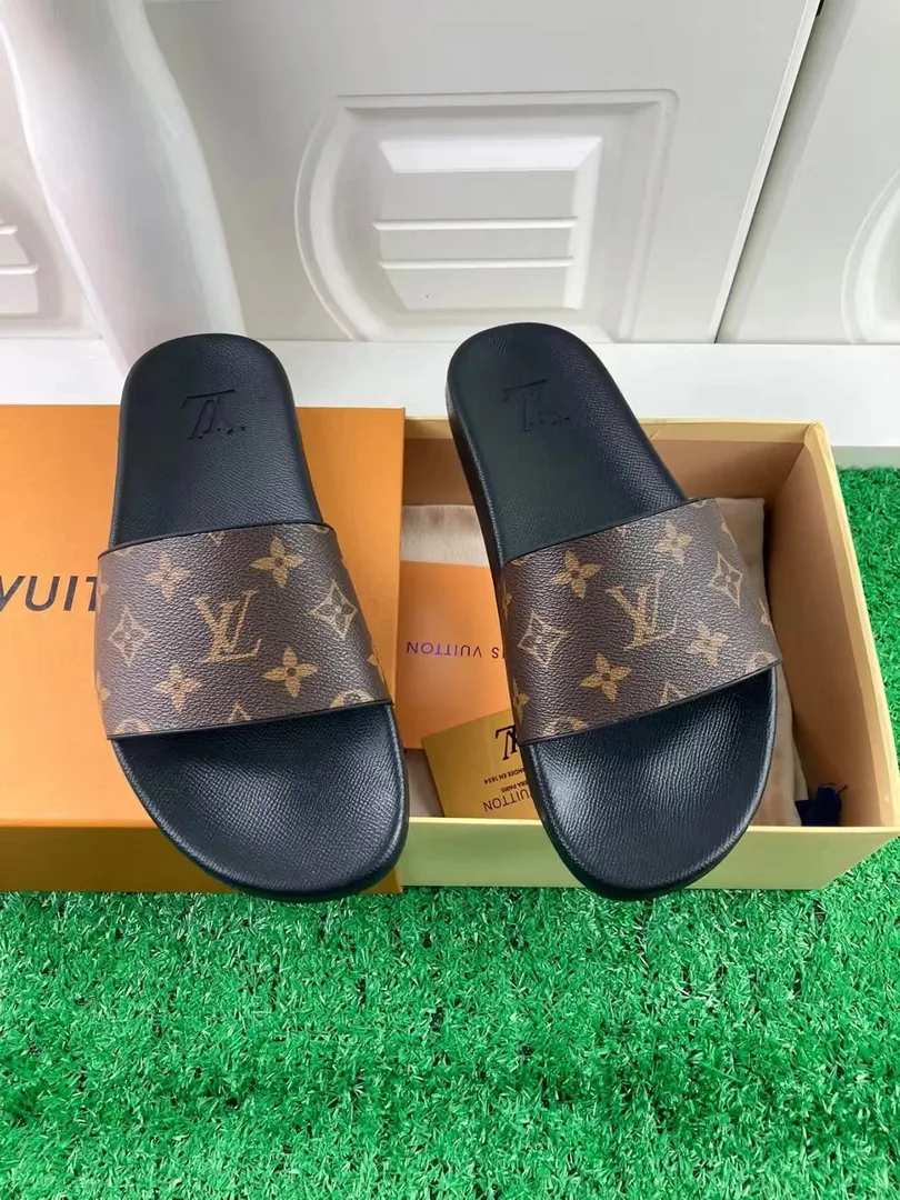 Waterfront Slides — QC