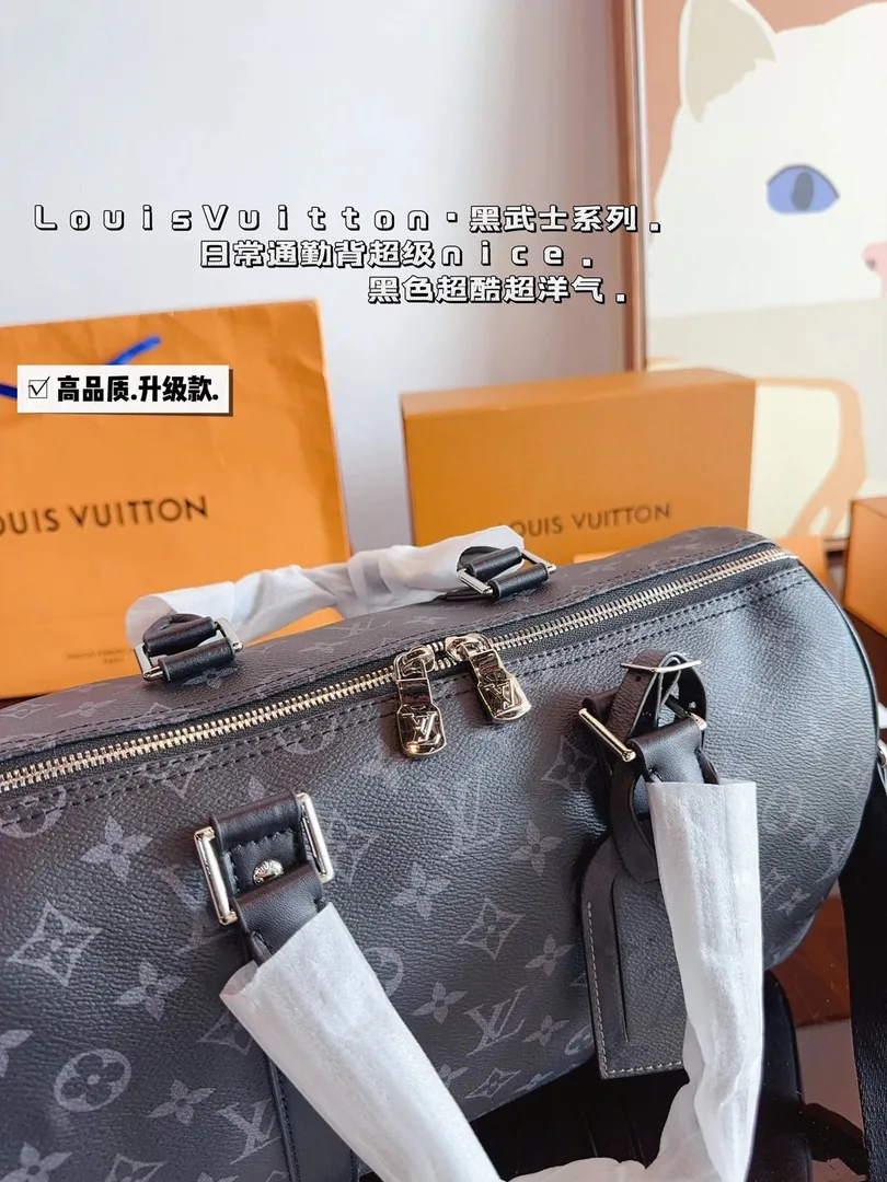 Louis Vuitton Keepall 35 Duffle Bag — Photo 8