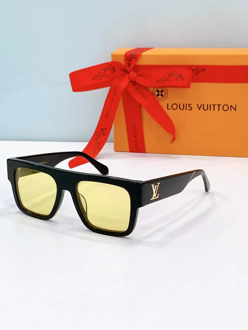 Runway Sunglasses — QC