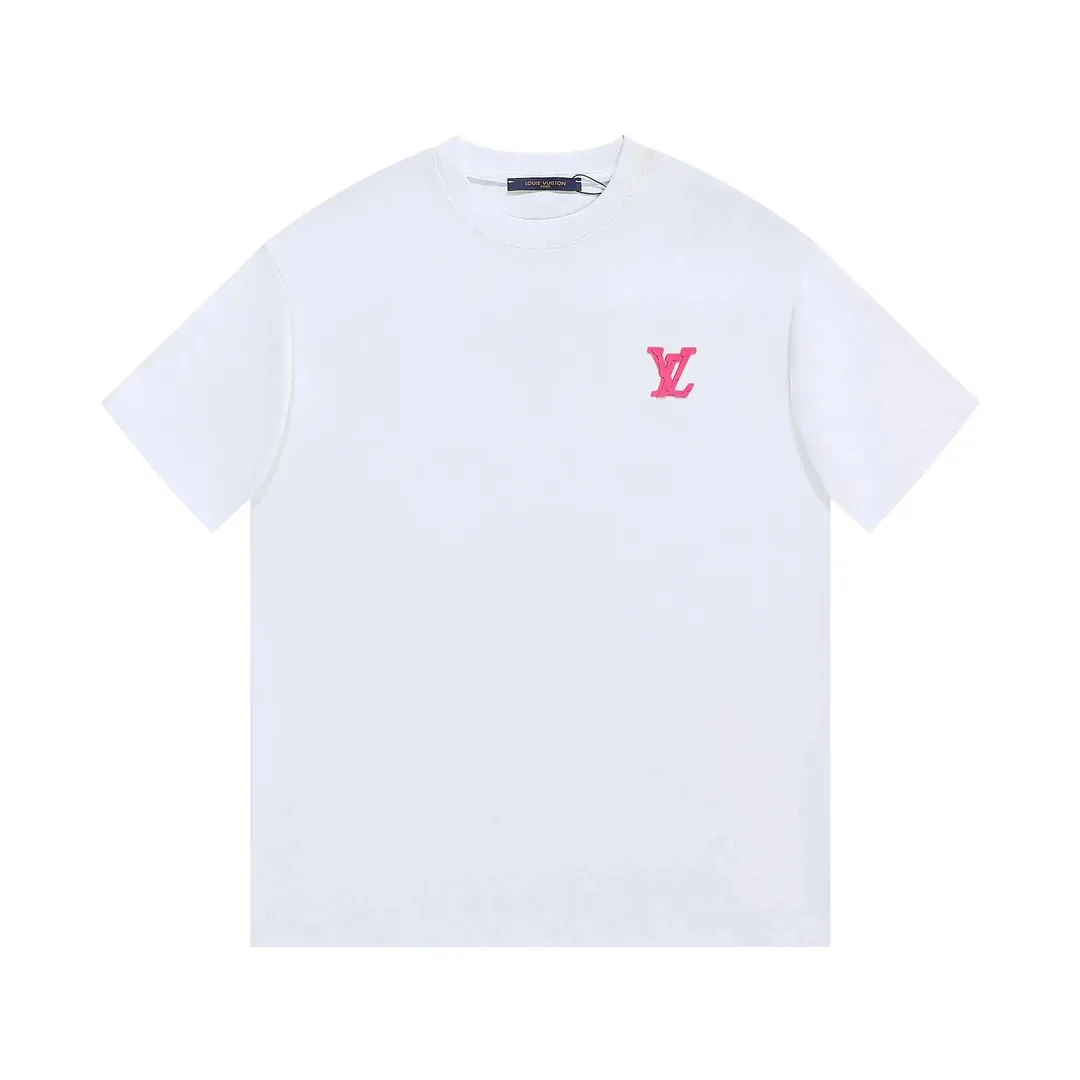 Louis Vuitton Logo Print T-Shirt Collection — Photo 15