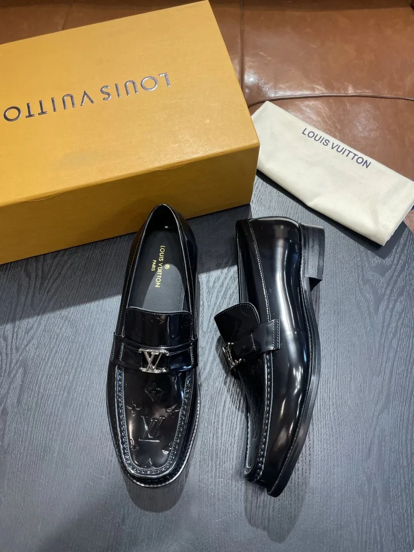 Louis Vuitton Leather Sneakers — QC