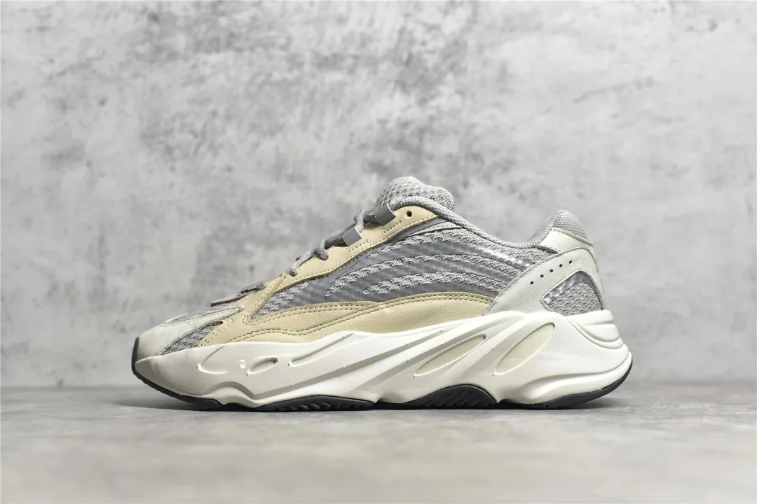 Adidas Yeezy Boost 700 — photo 12