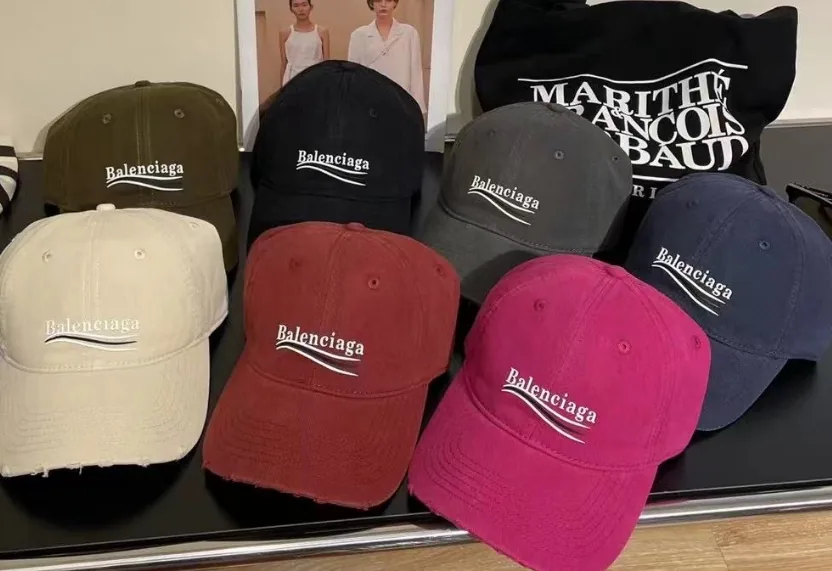 Balenciaga Logo Embroidered Baseball Cap — Photo 3