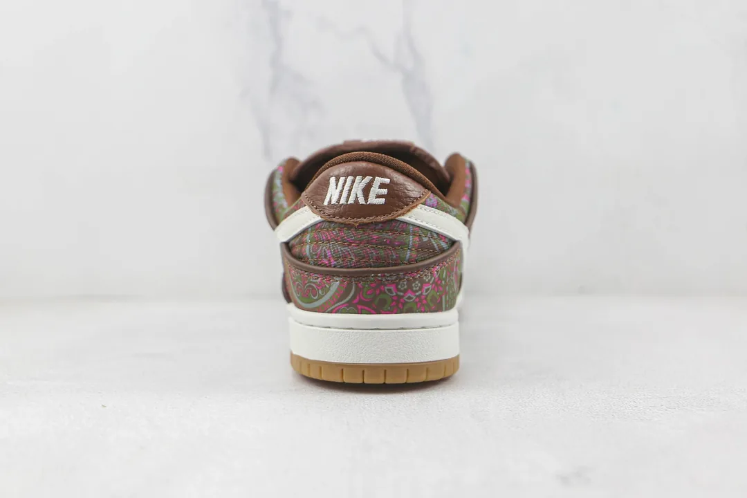 Nike Dunk Low Brown Beige Paisley Top Sneakers — Photo 5