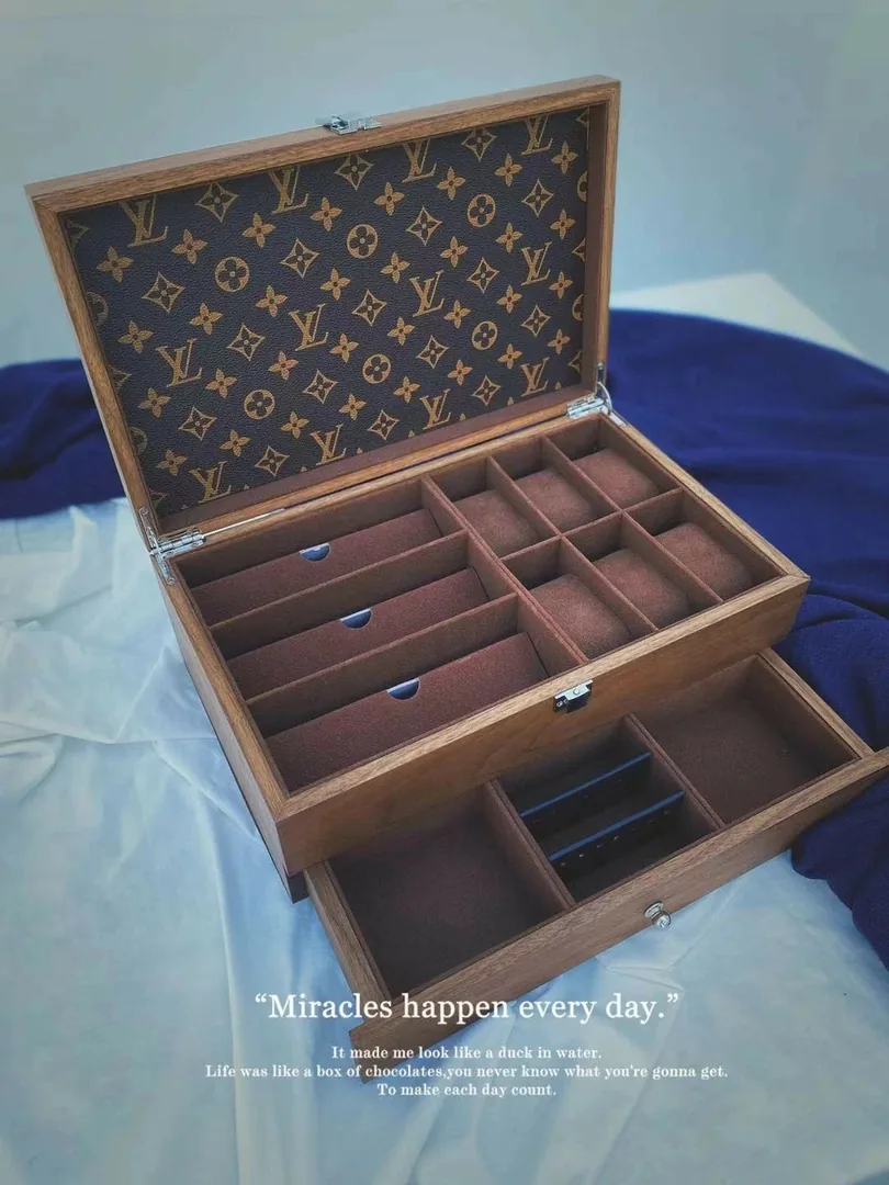 Louis Vuitton Monogram Jewelry Box — Photo 3