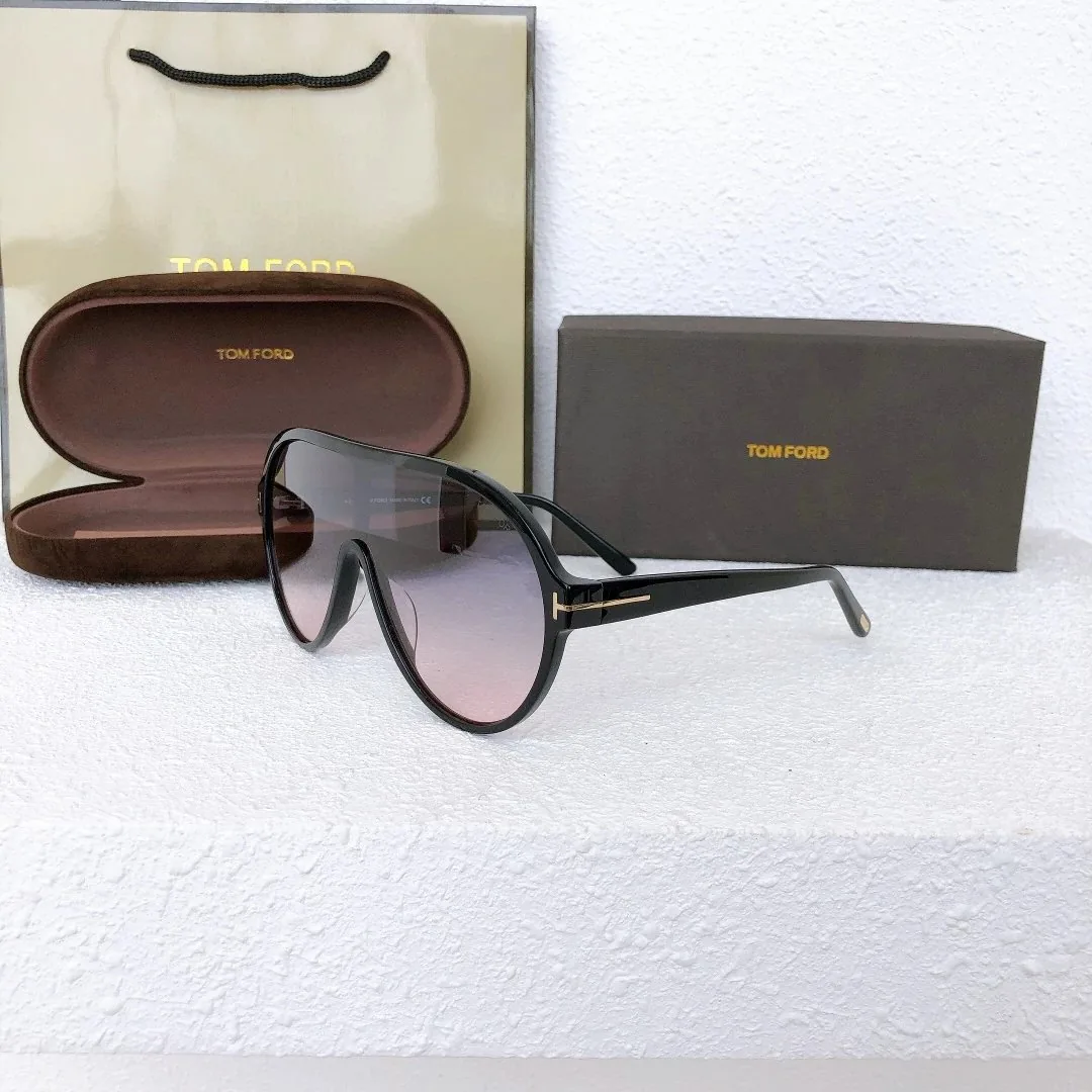 Tom Ford Sunglasses TF814 — photo 5