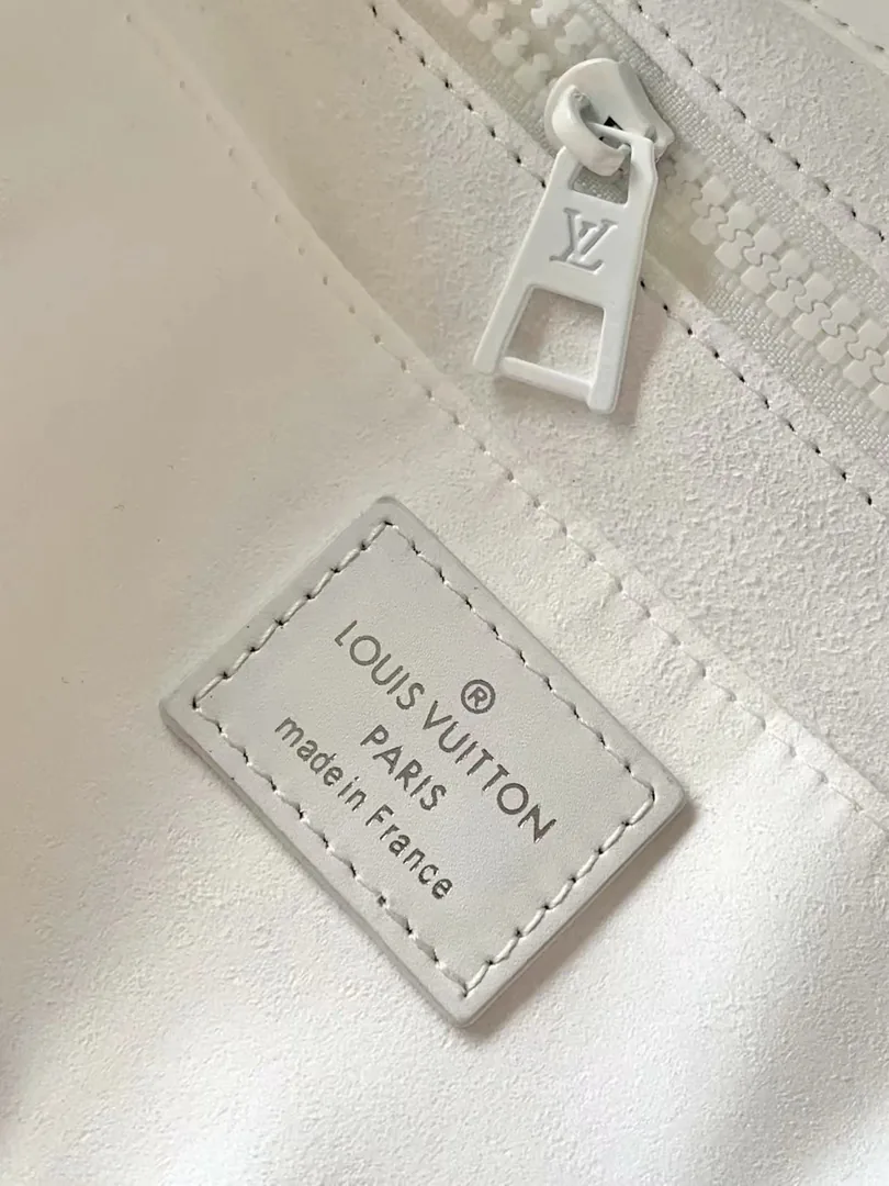 Louis Vuitton Custom Jacquard Bag — photo 9
