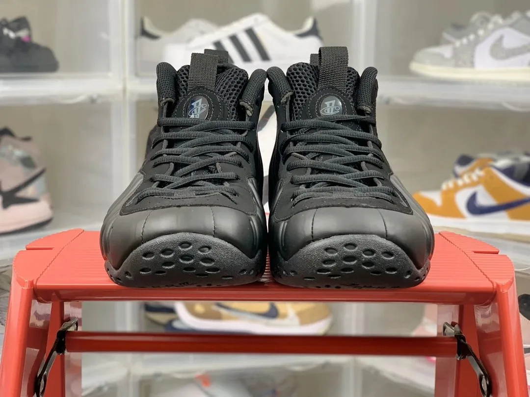 Nike Air Foamposite One — photo 2