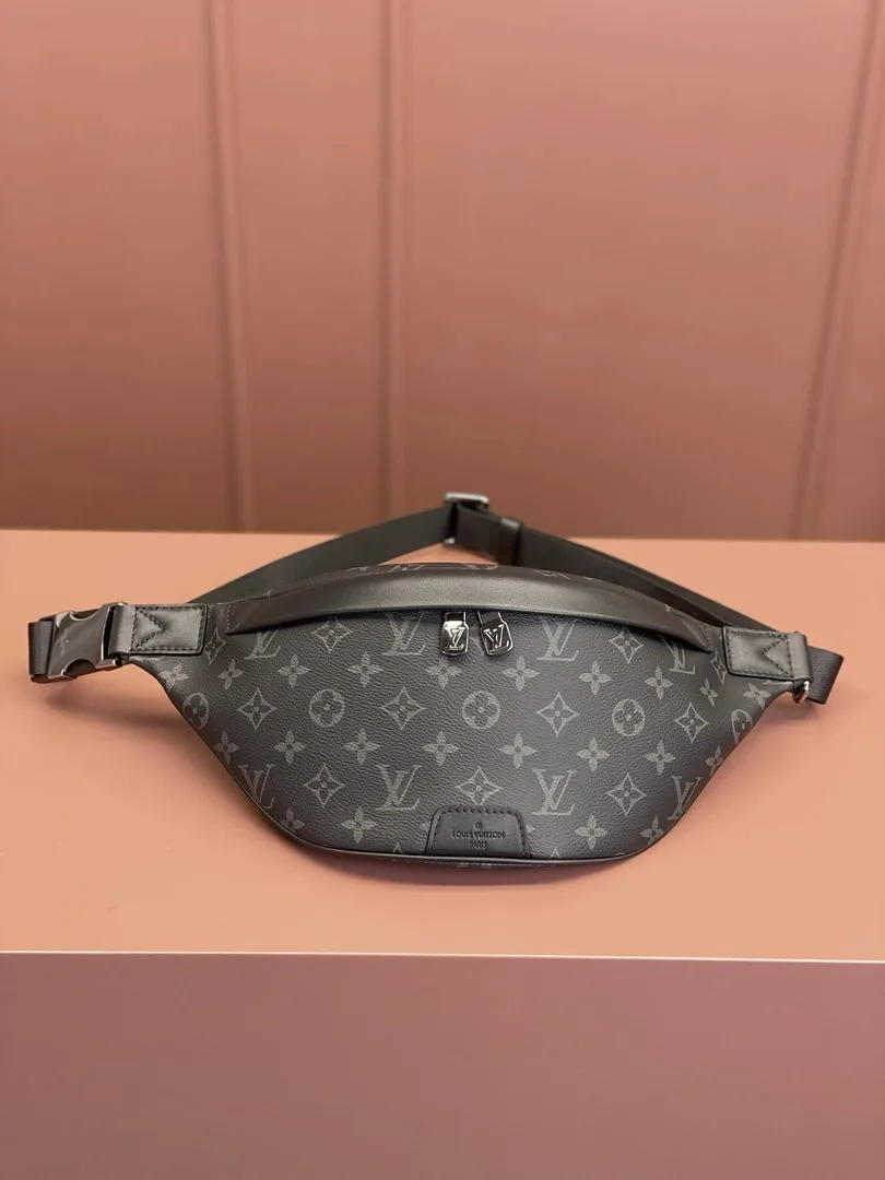 Louis Vuitton Discovery Rush Belt Bag