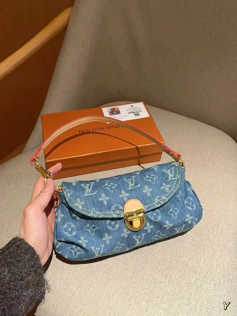 Louis Vuitton Denim Mini Pleaty Bag — Photo 8