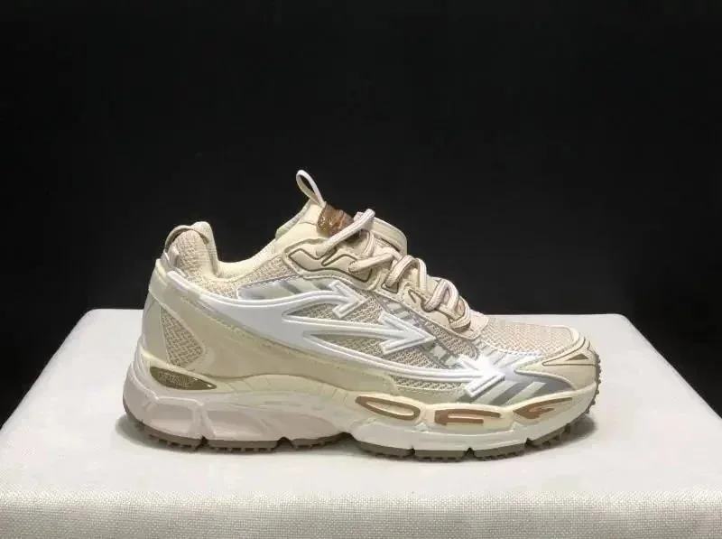 Balenciaga Runner Be Right Back Runners — Photo 14
