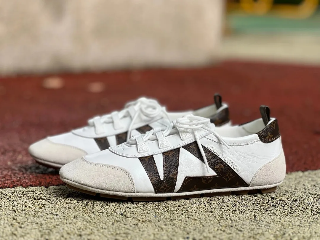 Louis Vuitton Blue Street Trainers — Photo 9