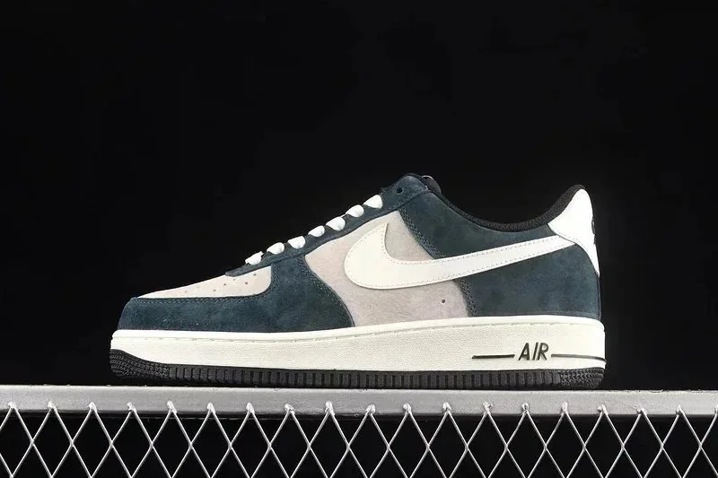 Nike Air Force 1 Low — QC