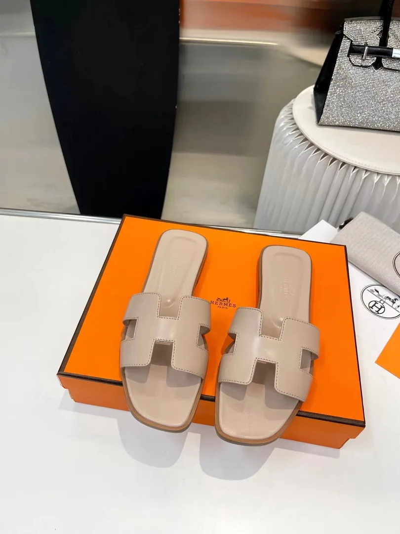 Hermes Slides — Photo 3