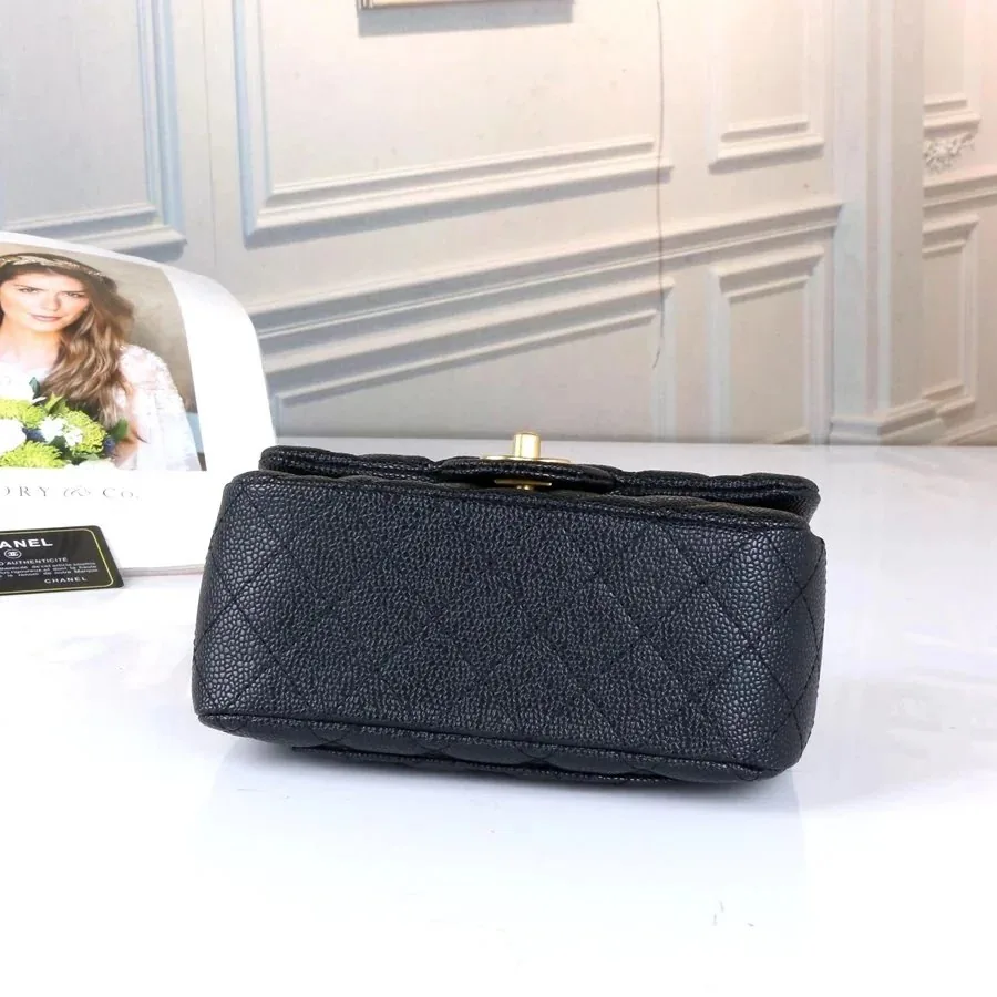 Chanel Woman Bag — Photo 5