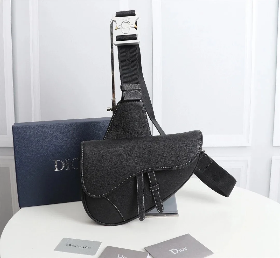 Dior Saddle Grained Leather Crossbody Bag — photo 5
