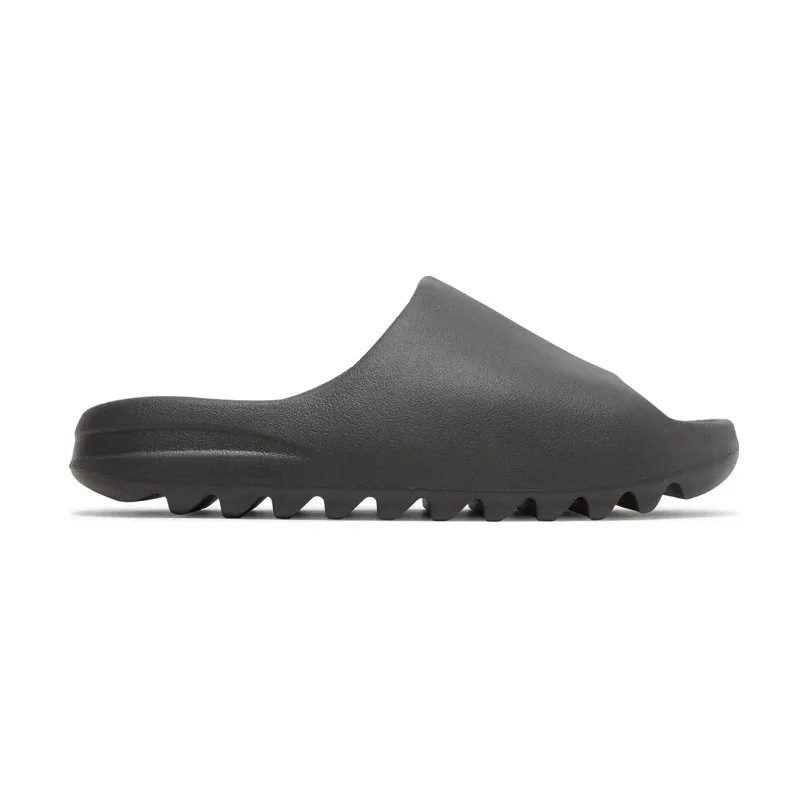 Yeezy Slides — Photo 3