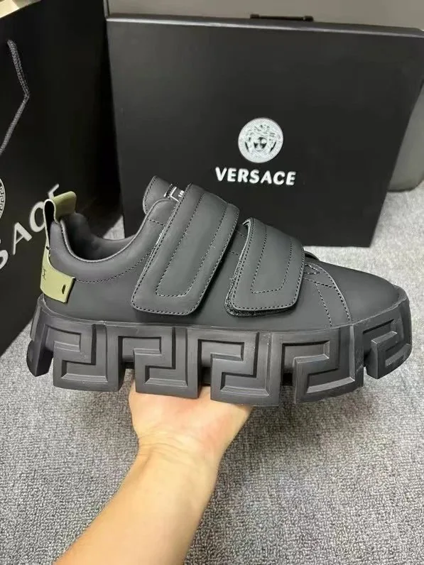 Versace Greca Portico Strap — Photo 6