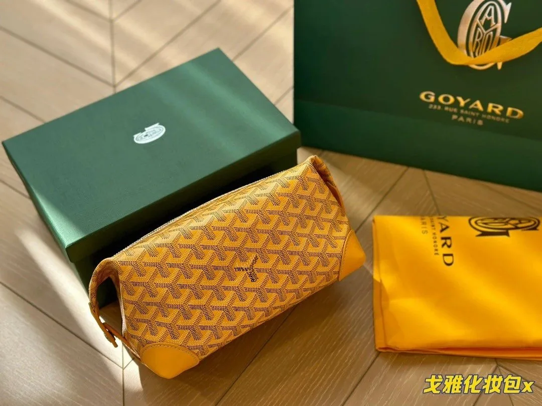 Goyard Boeing Toiletry Bag — Photo 11