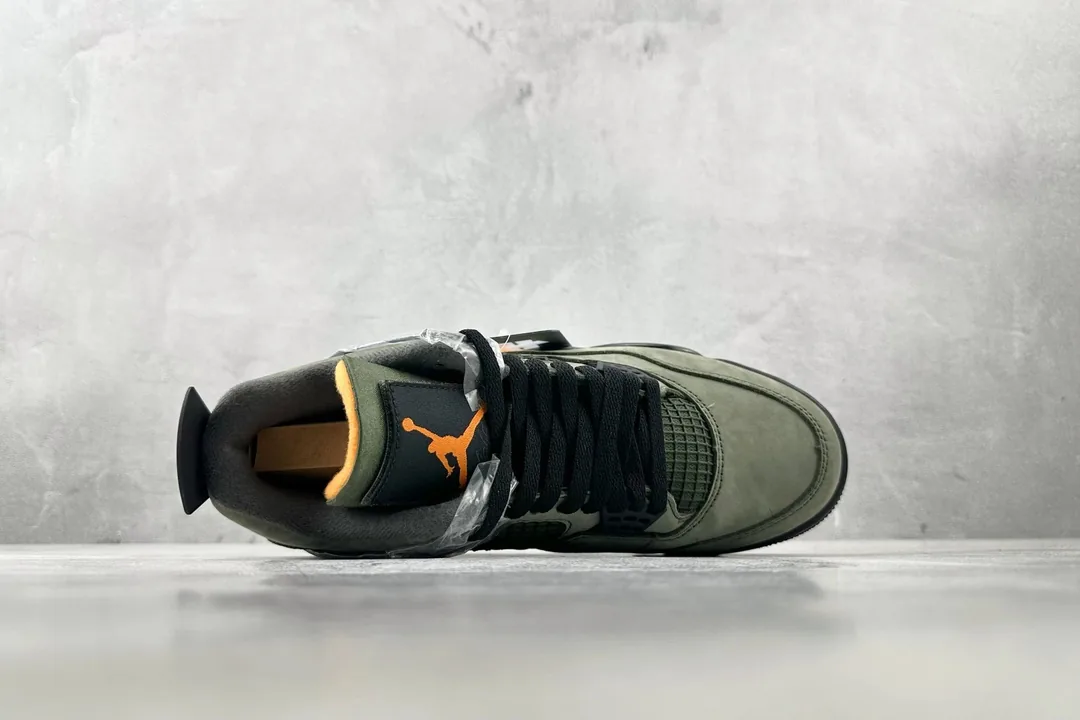 Air Jordan 4 Undefeated Green — Photo 10