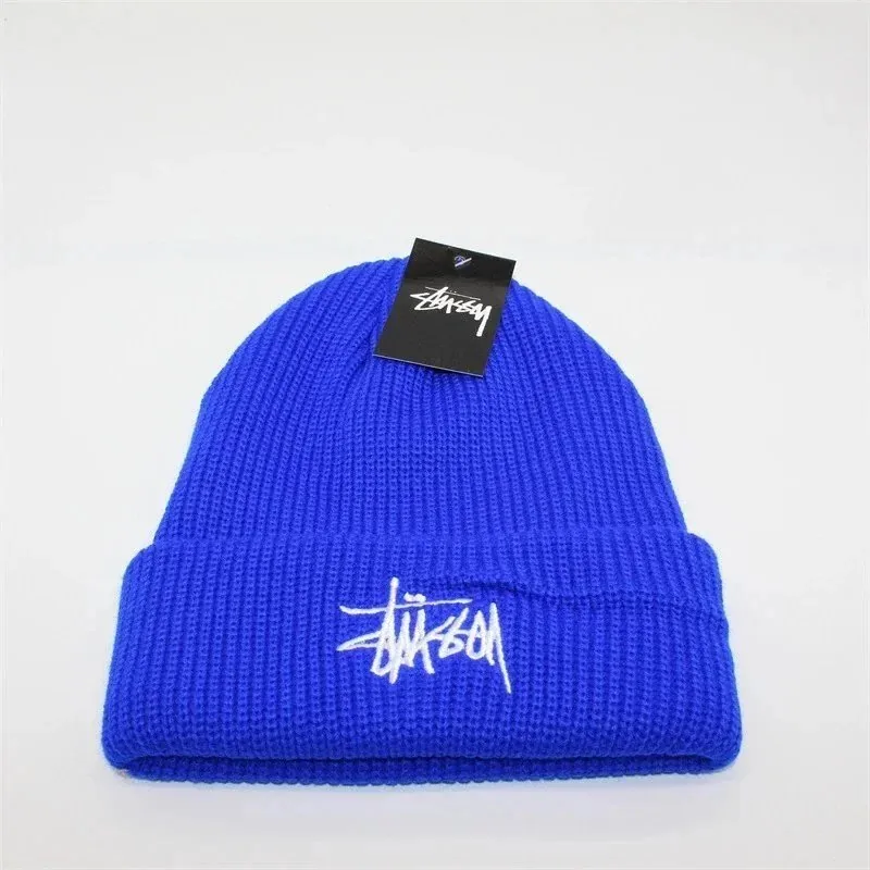 Script Logo Embroidered Beanie — Photo 11