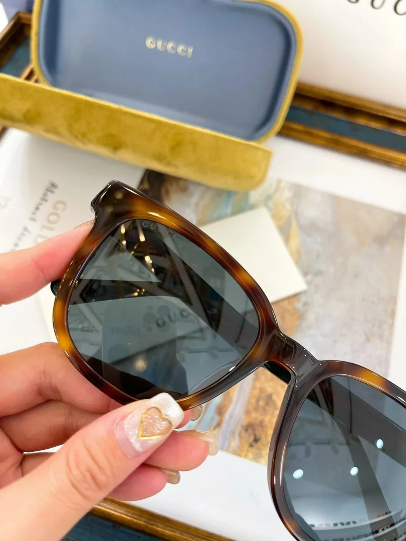 Gucci Web Stripe Square Sunglasses Black — Photo 9