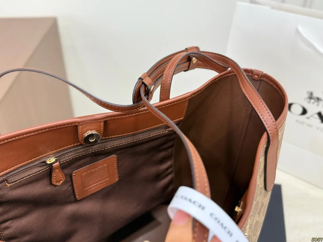 Coach Tote Shopping Bag — photo 11