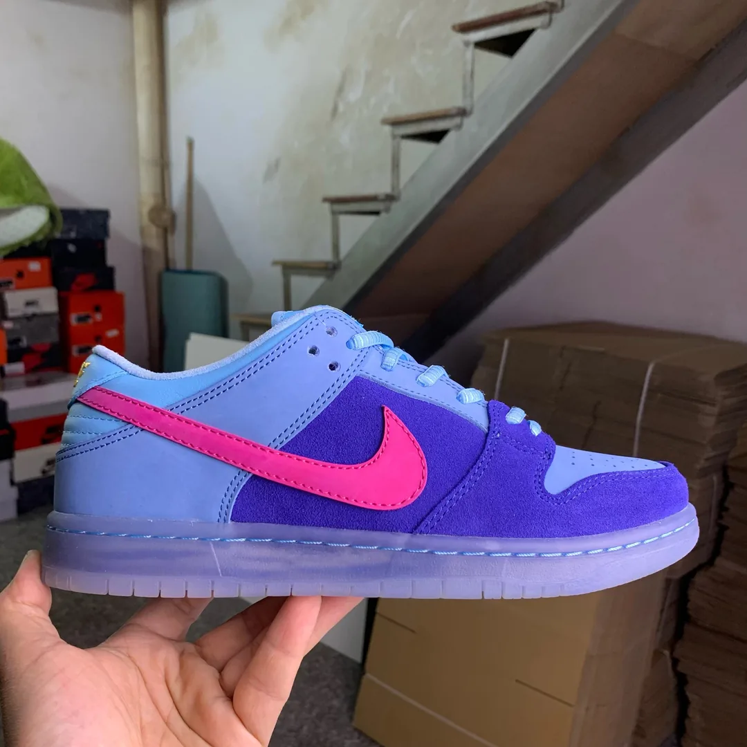 Nike Dunk Skate Shoes — Photo 7