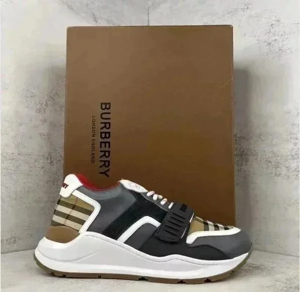 Burberry Low-Top Lace-Up Trainers — photo 12