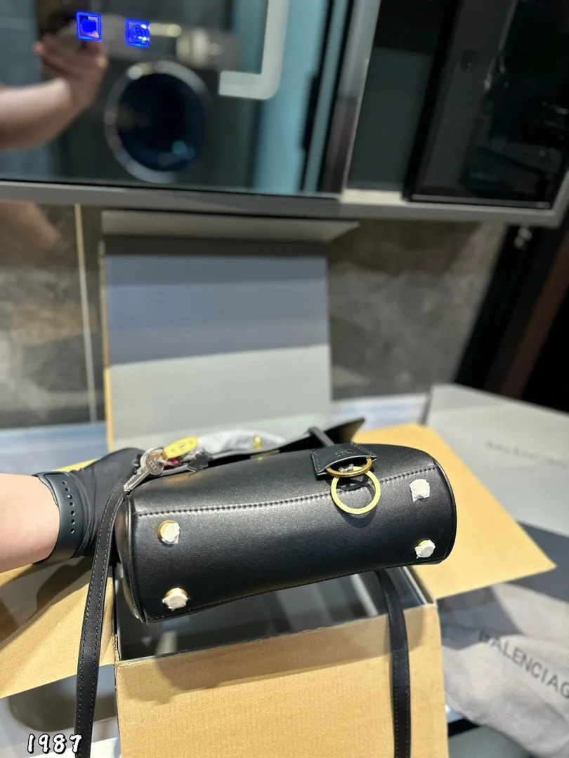 Balenciaga Rodeo Mini Leather Bag — Photo 12