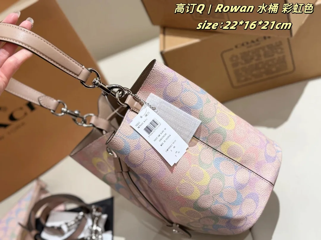 Coach Bucket Bag — QC