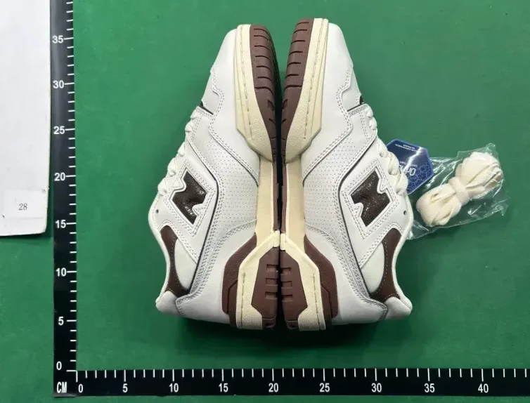 New Balance 550 — Photo 15
