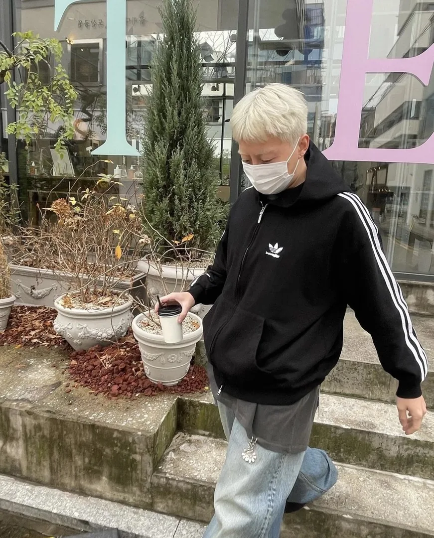 Balenciaga Three-Stripe Zip Hoodie — photo 3