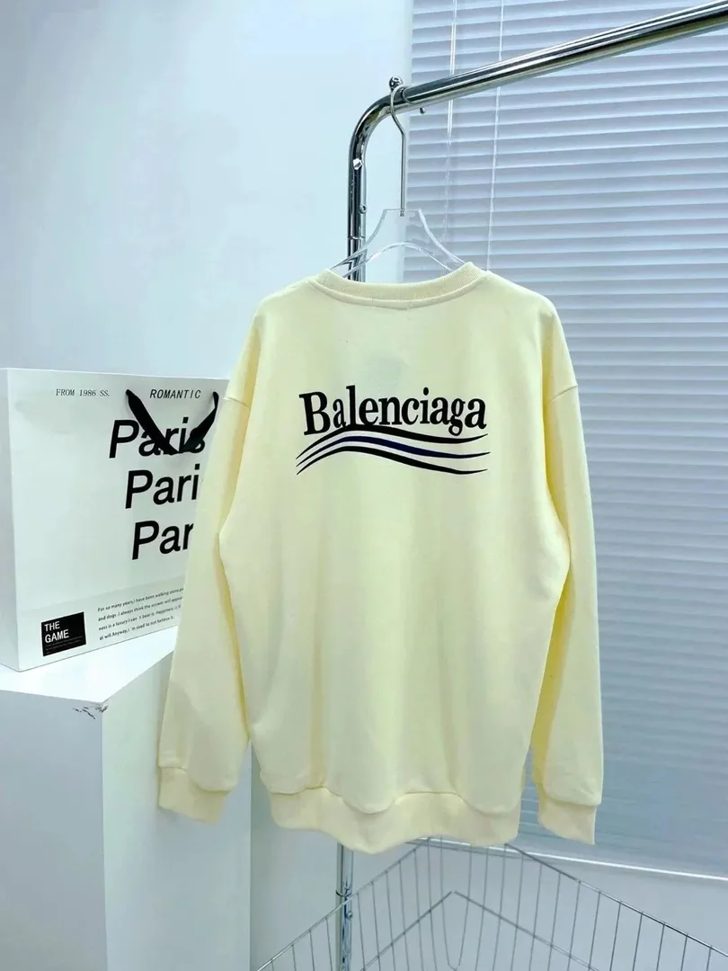 Long-Sleeve Tee — Photo 7