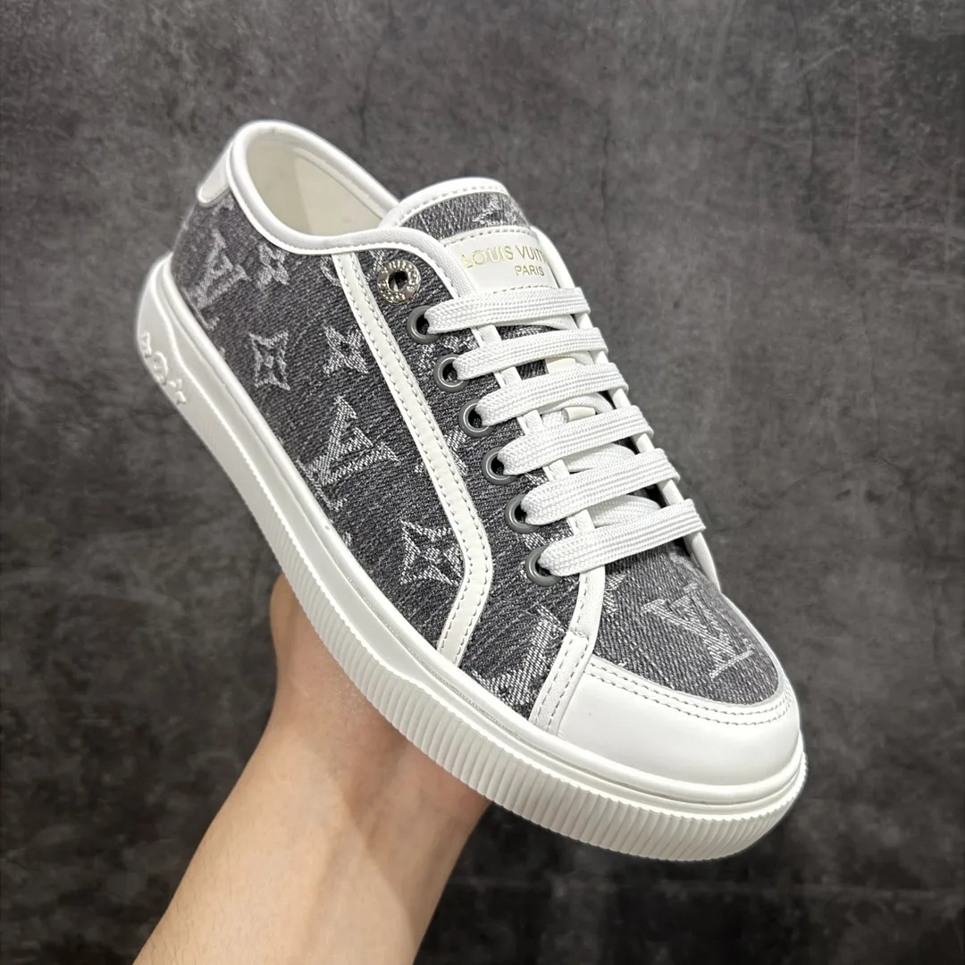 Louis Vuitton Lagoon Colorway Sneakers — photo 5