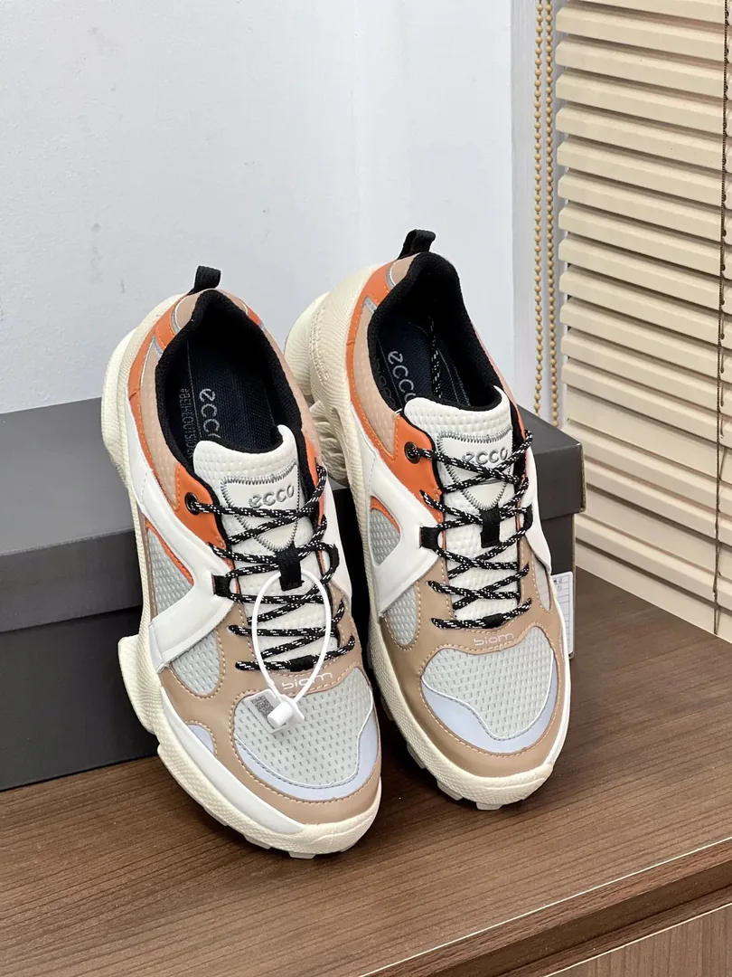 Ecco BIOM Red Running Shoes — Photo 10