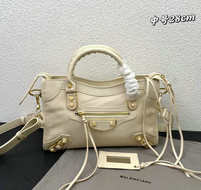 Balenciaga Leather Handbag — photo 2