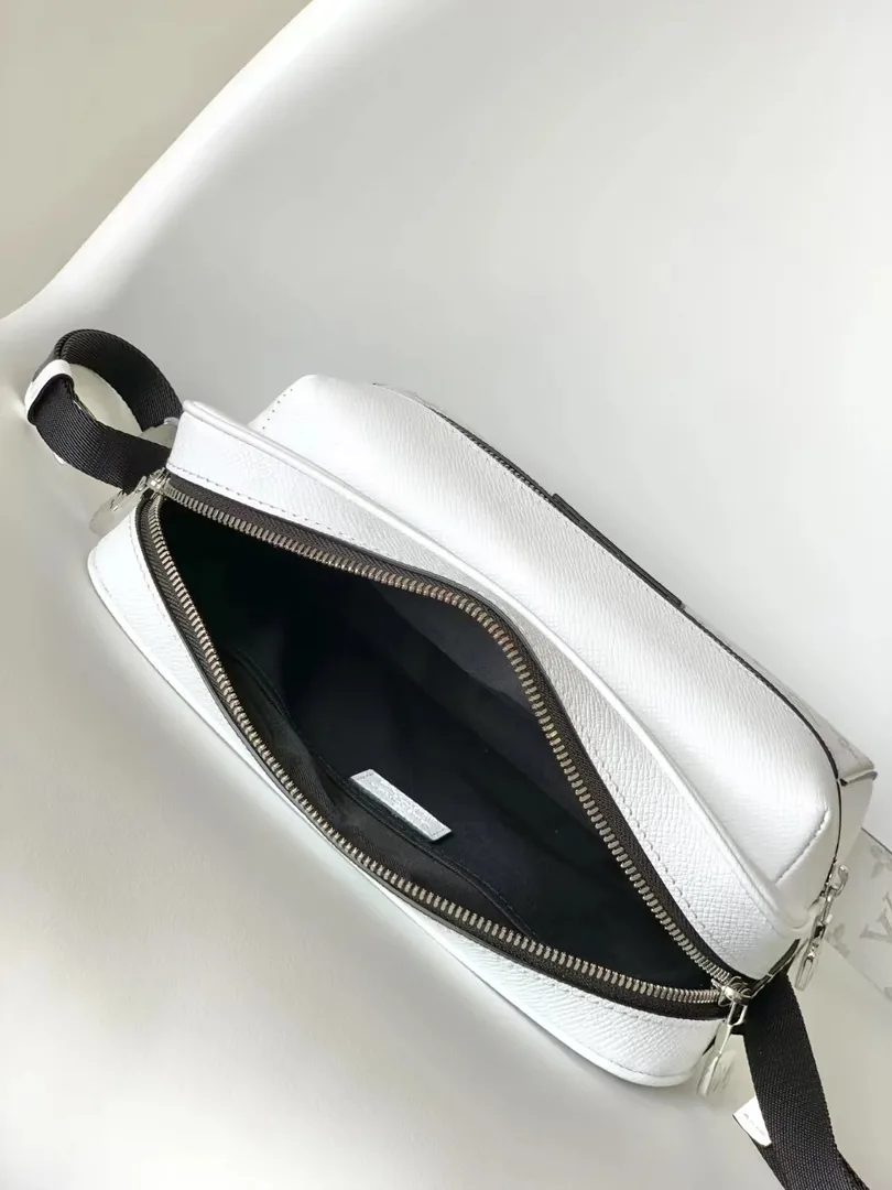 Louis Vuitton Outdoor Messenger Monogram — photo 6