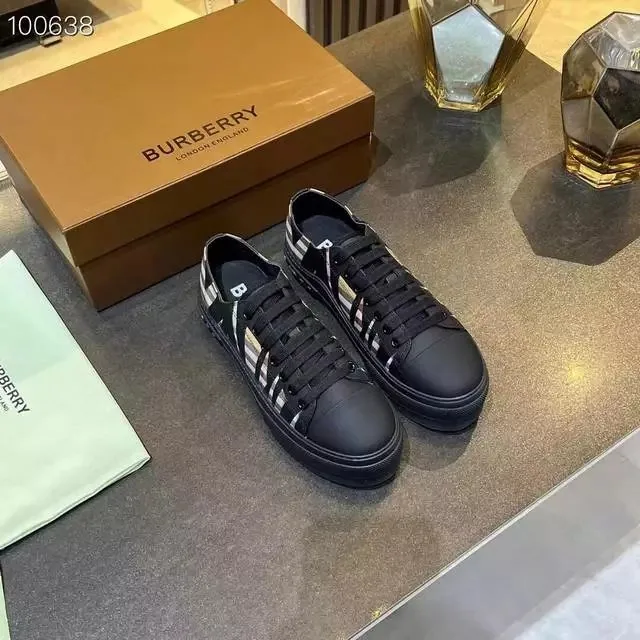Burberry White Plain Low-Top Sneakers — Photo 5