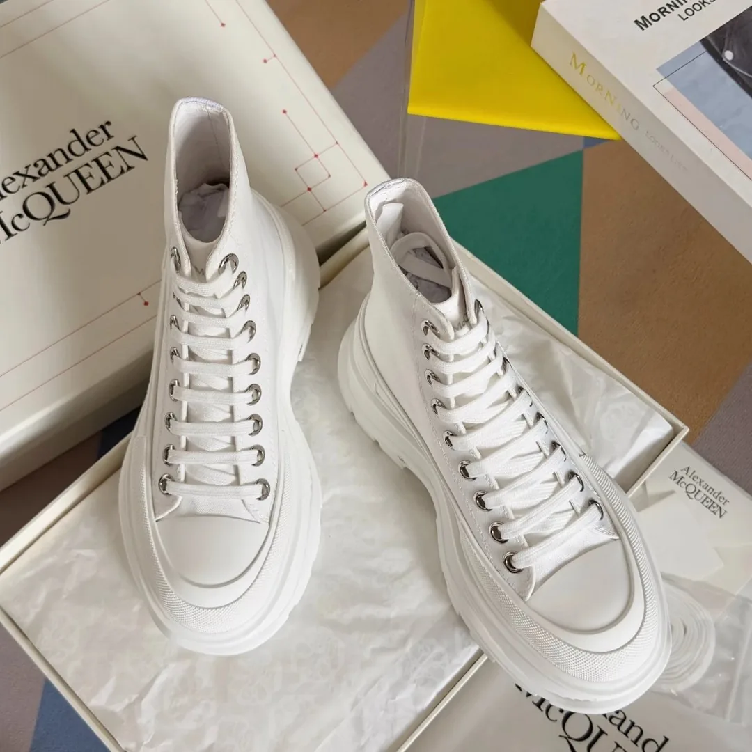 Alexander McQueen Tread Slick White Sneakers — Photo 8