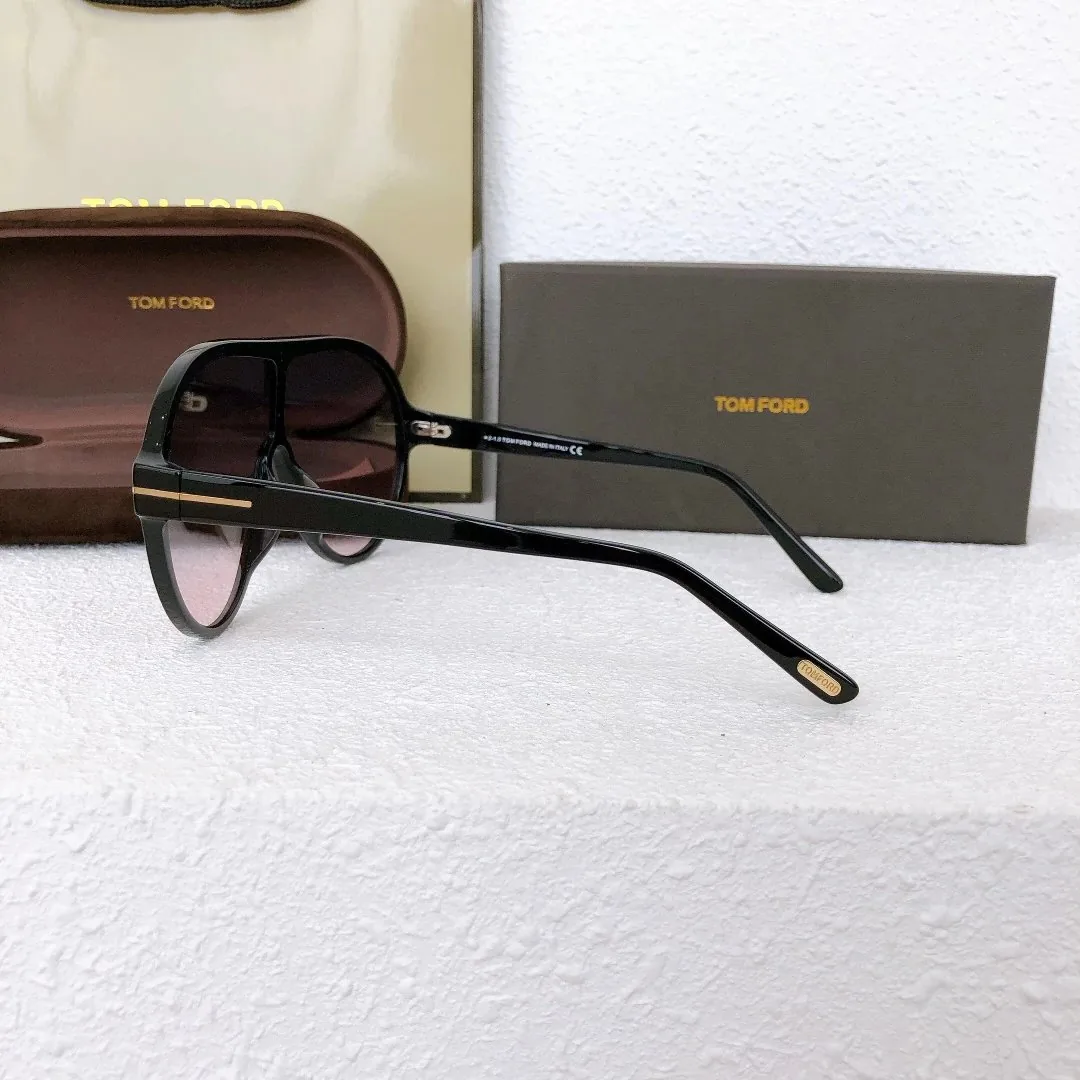 Tom Ford Sunglasses TF814 — photo 7