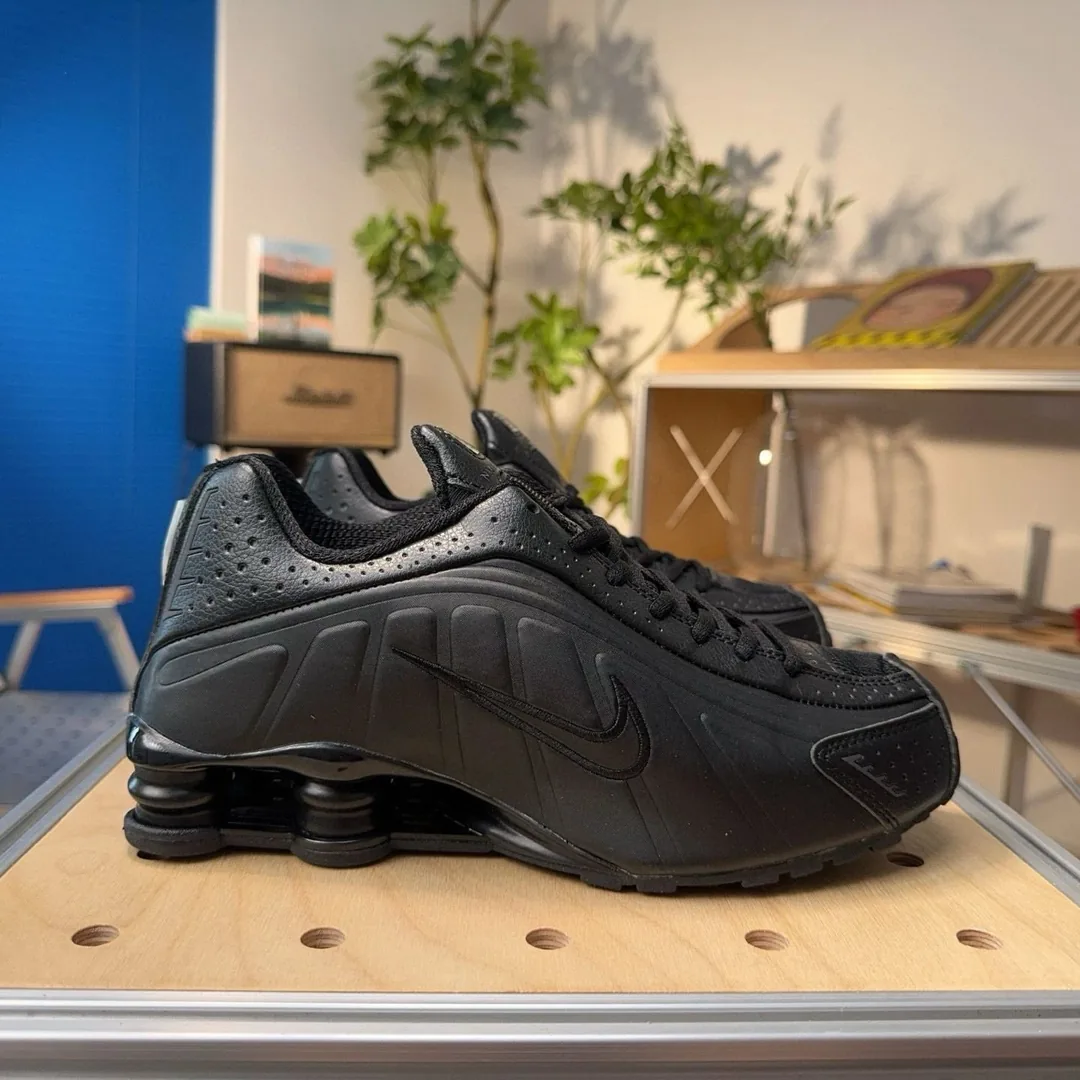 Nike Shox R4 Blue Runners — photo 8