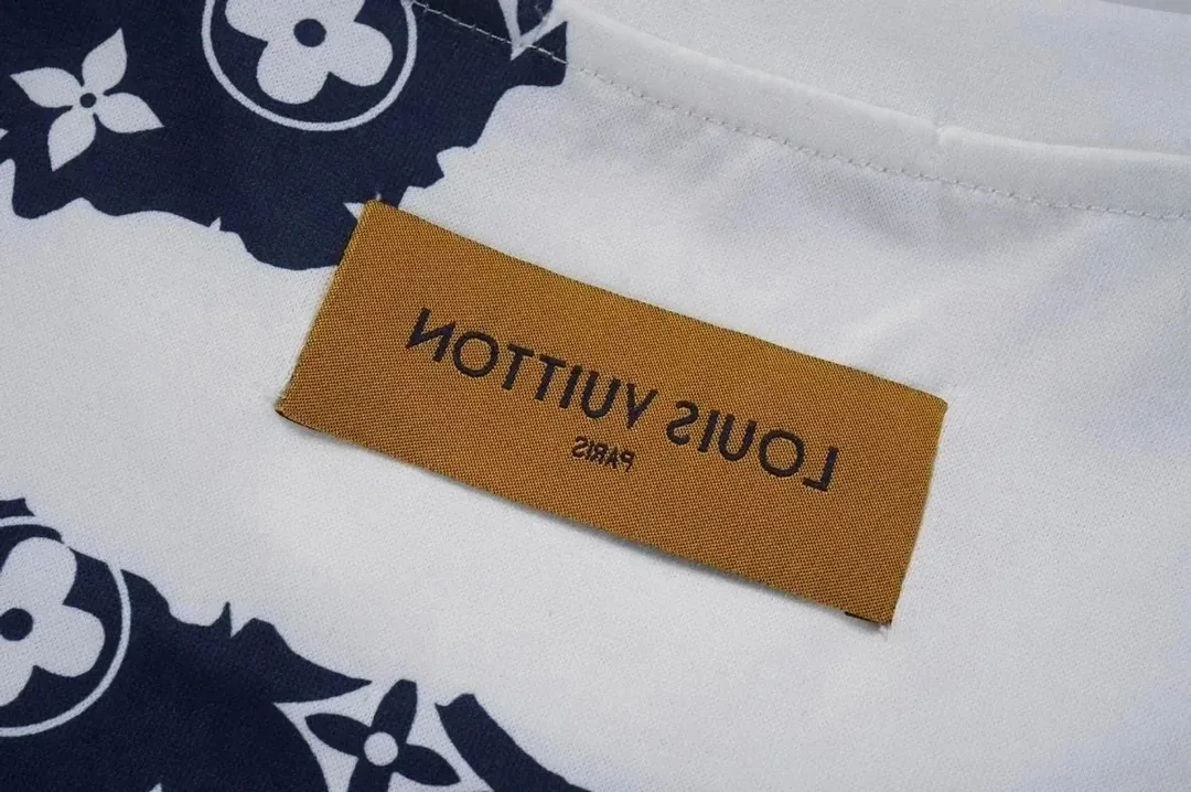 Louis Vuitton Toile Monogram Print T-Shirt — Photo 6