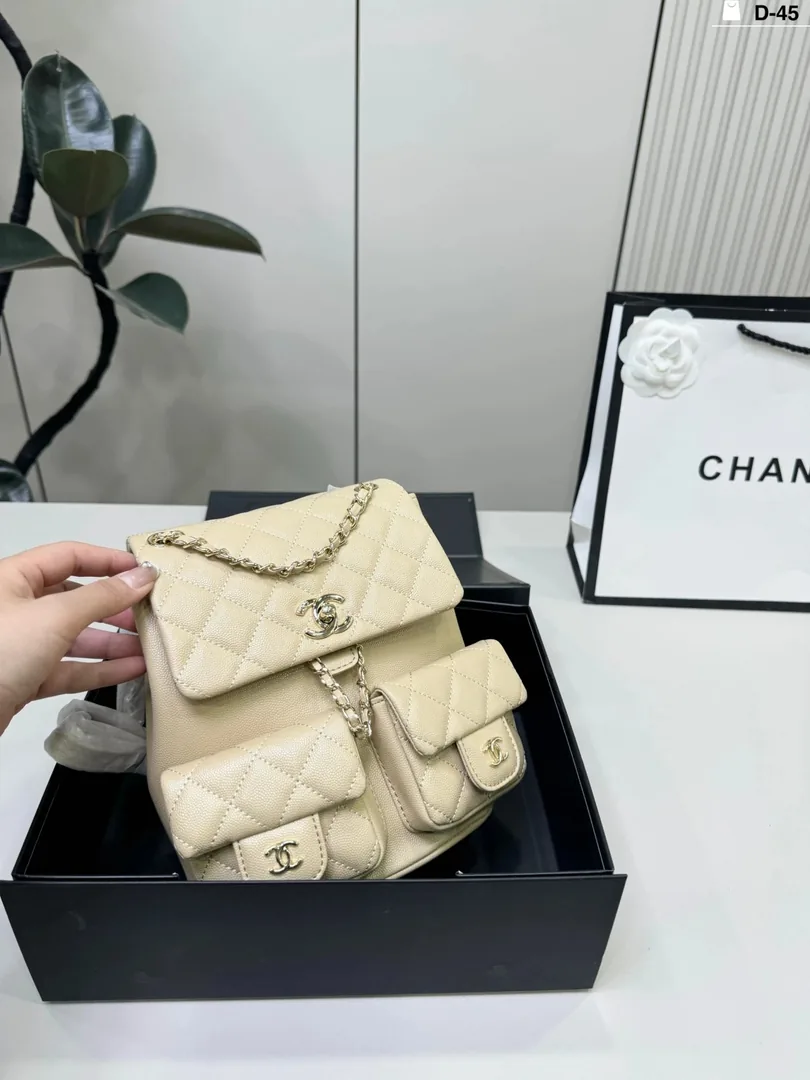 Chanel Leather Crossbody Bag — photo 2