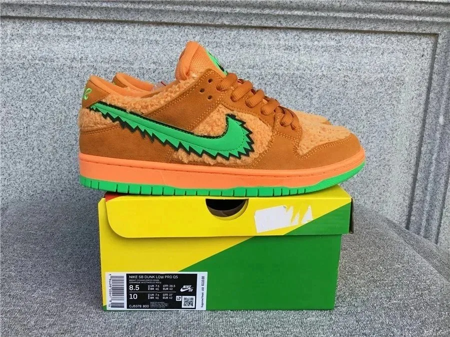 Nike SB Dunk Low Sneakers — Photo 15