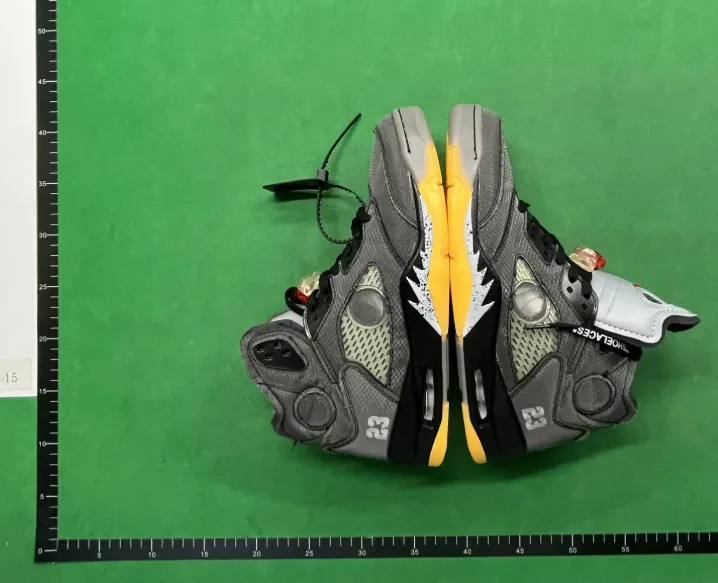 Air Jordan 5 Off-White Grey — Photo 15