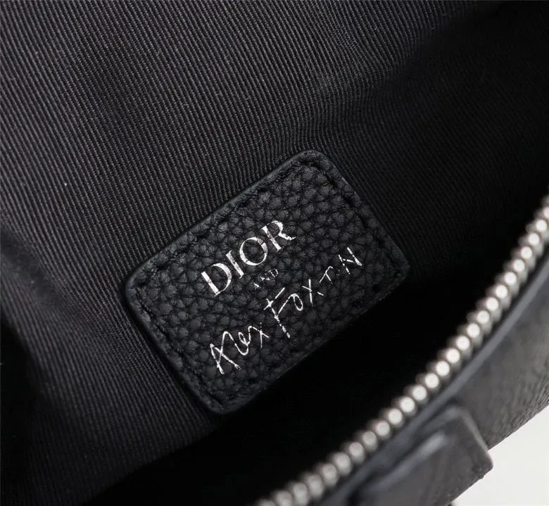 Dior Saddle Grained Leather Crossbody Bag — QC