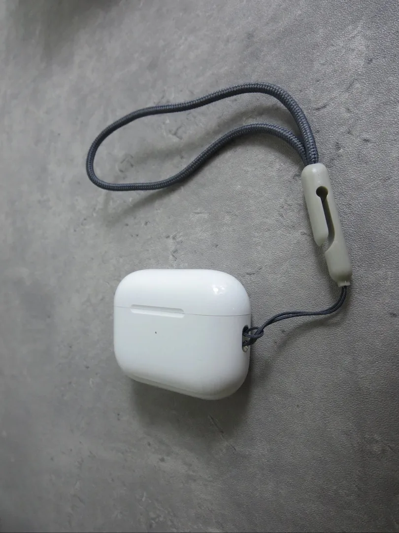 Pro 2nd USB-C Earbuds — Photo 4