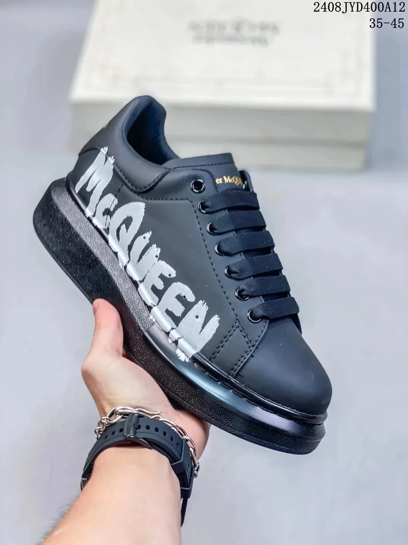 Alexander McQueen Oversized Sneaker Grey Low-Top Trainers — Photo 12