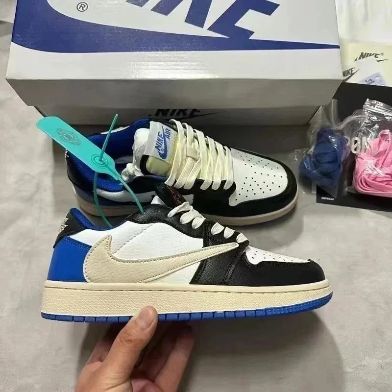 Jordan 1 Low Travis Scott Sneakers — photo 11